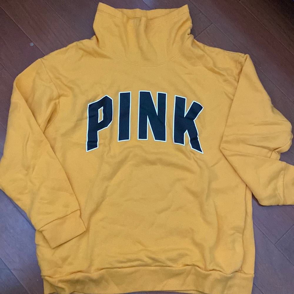PINK Sweatshirt